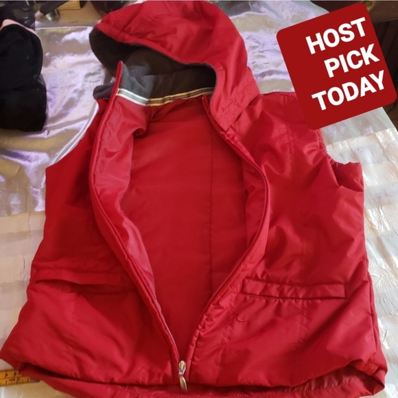 NIKE DETACHABLE HOOD VEST RED XS         c - Picture 1 of 11